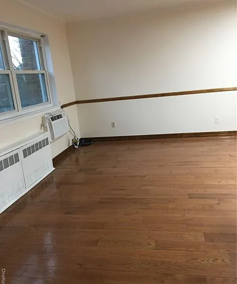 140-73 Burden Cres #3 — Photo 5