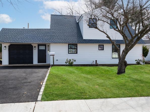 27 Walnut Ln