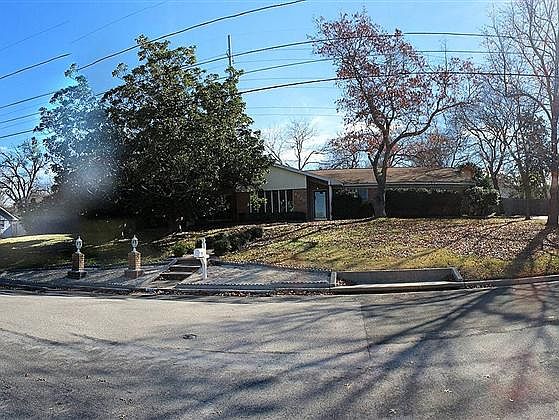 1st image of 8920 Oriole Dr