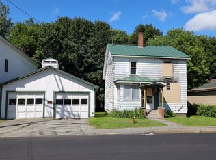 35 Roxbury Rd, Mexico, ME 04257