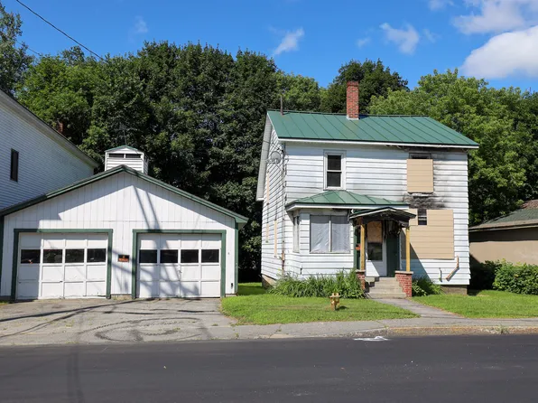 35 Roxbury Road, Mexico, ME 04257