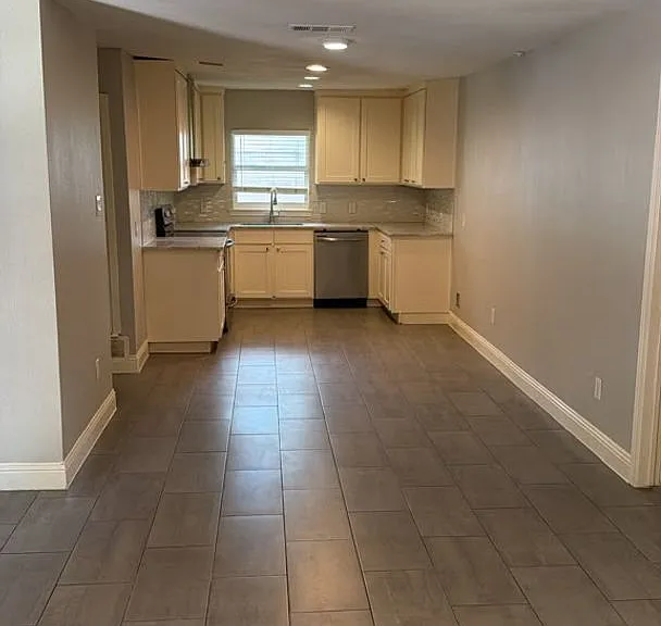 13375 Glenside Dr — Photo 10