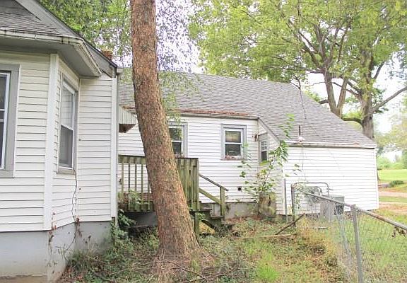 5th image of 4137 Crysler Ave