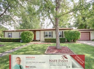 2203 Pheasant Ridge Rd, Mahomet, IL 61853