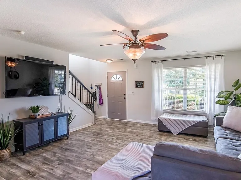 456 Candleglow Dr — Photo 5