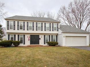 374 Hillside Dr, Roselle, IL 60172