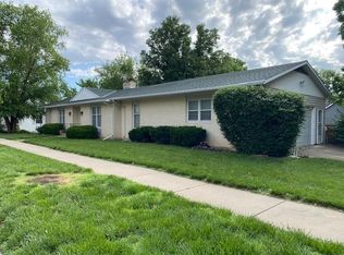 902 N 5th St, Atchison, KS 66002