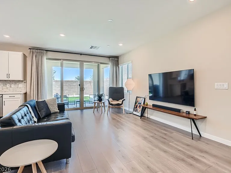 11604 Desert Hollow Ave — Photo 6