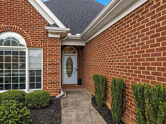 2nd image of 109 Audrey Ln