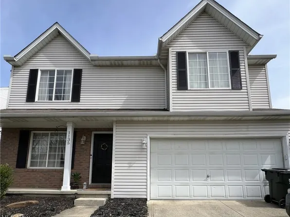 1135 Oxford Cir, Akron, OH 44312