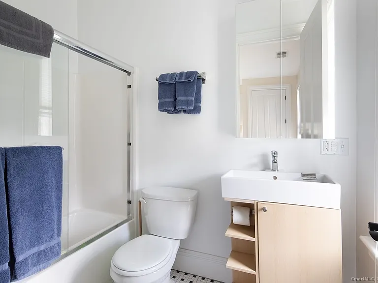 31 Sharon Rd #4 — Photo 8