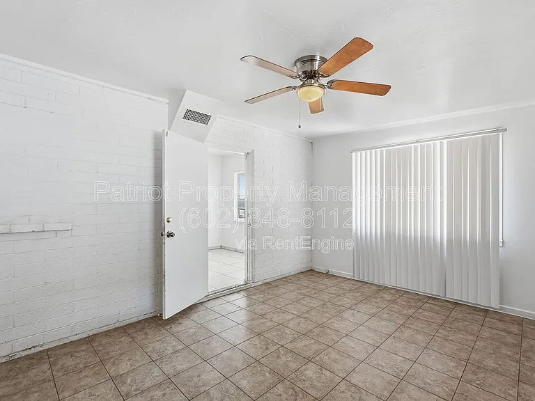 6701 N 33rd Ave — Photo 16
