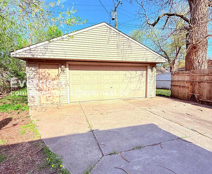 8270 Trinity St — Photo 27