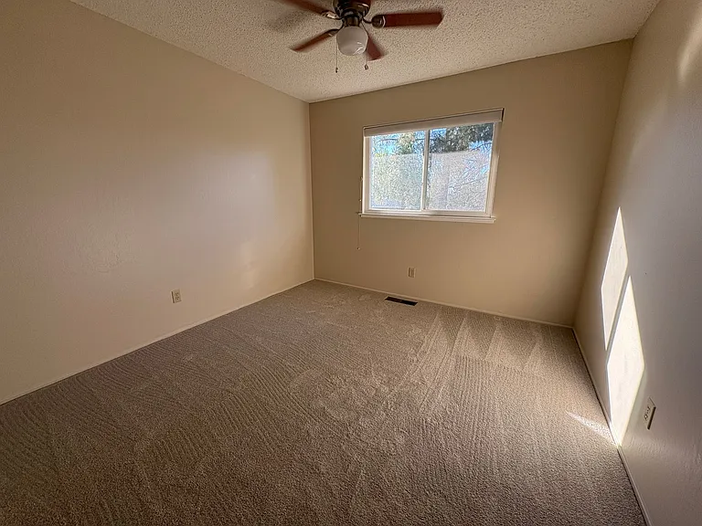 1100 Limeridge Dr — Photo 14