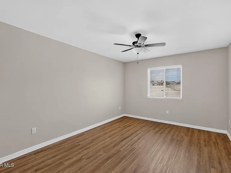 1483 Osullivan Dr #B — Photo 15