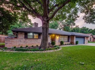 1724 Park Hill Dr, Arlington, TX 76012