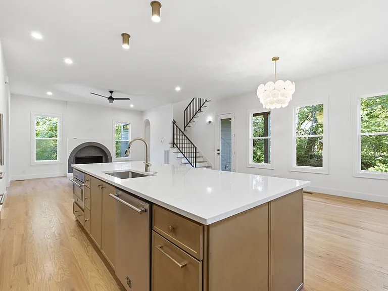 1703A Jeans Ct — Photo 9