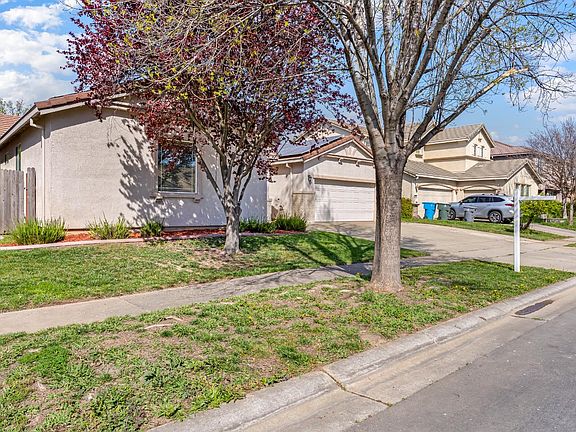 3rd image of SE Three Rivers Drive