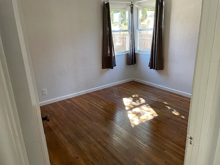 426 E F St — Photo 4