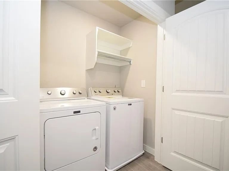 540 Vee St — Photo 13
