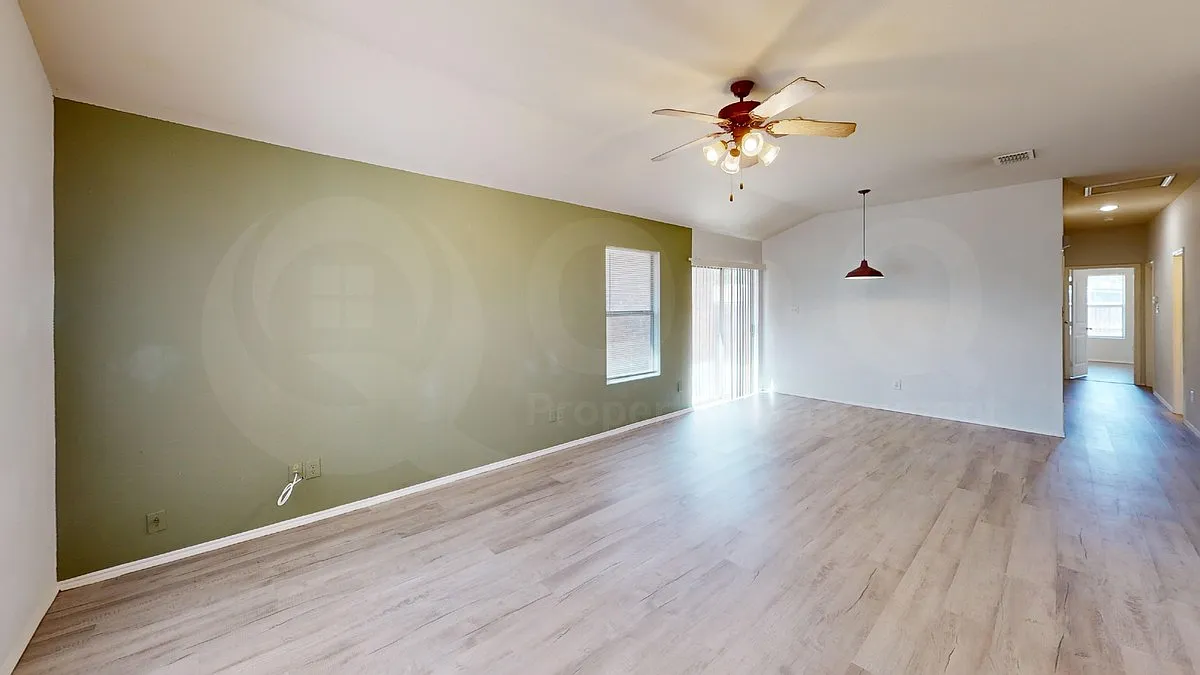 3 bed, 2.0 bath, 1219 sqft, $1,799 — Photo 4