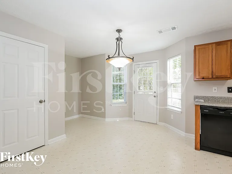 7008 Setters Way — Photo 5