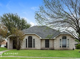 1513 Manitoba Ln, Glenn Heights, TX 75154