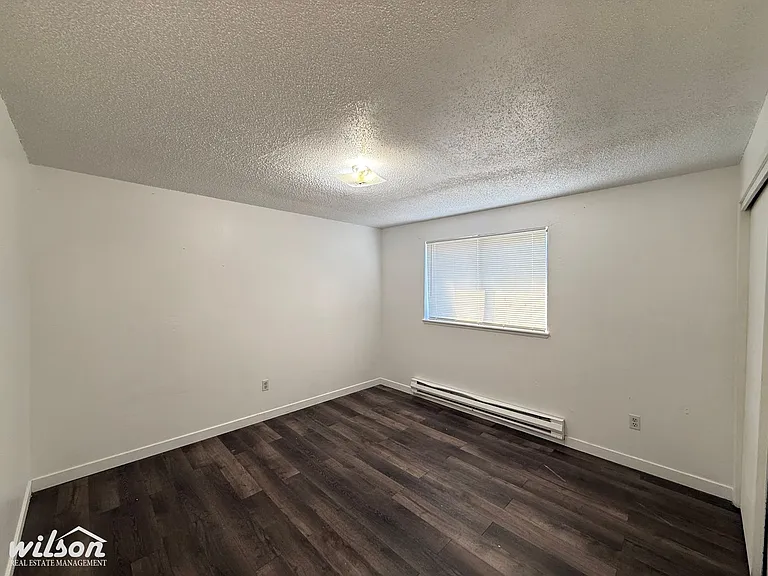 1118-1120 W Cherry Ave — Photo 6