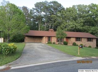 809 Briarwood Dr, Bessemer, AL 35022
