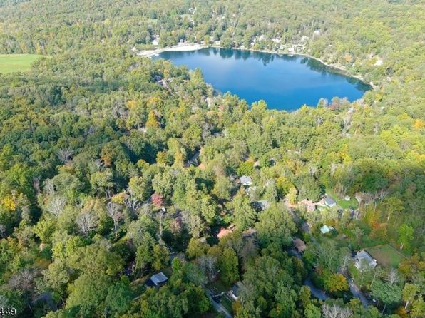 6 Birch Rd, Vernon Twp., NJ 07461