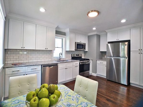 34 Walnut St #B2