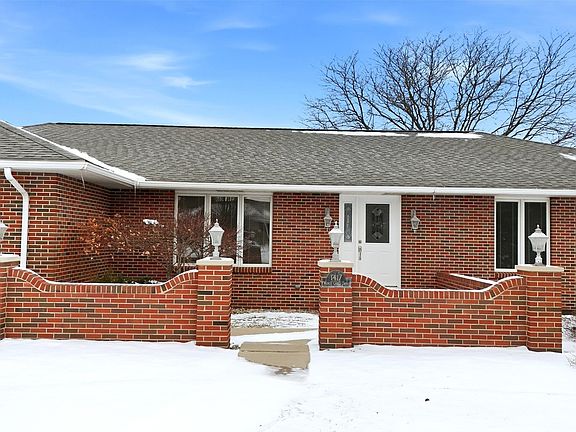2nd image of 1417 Monte Carlo Dr