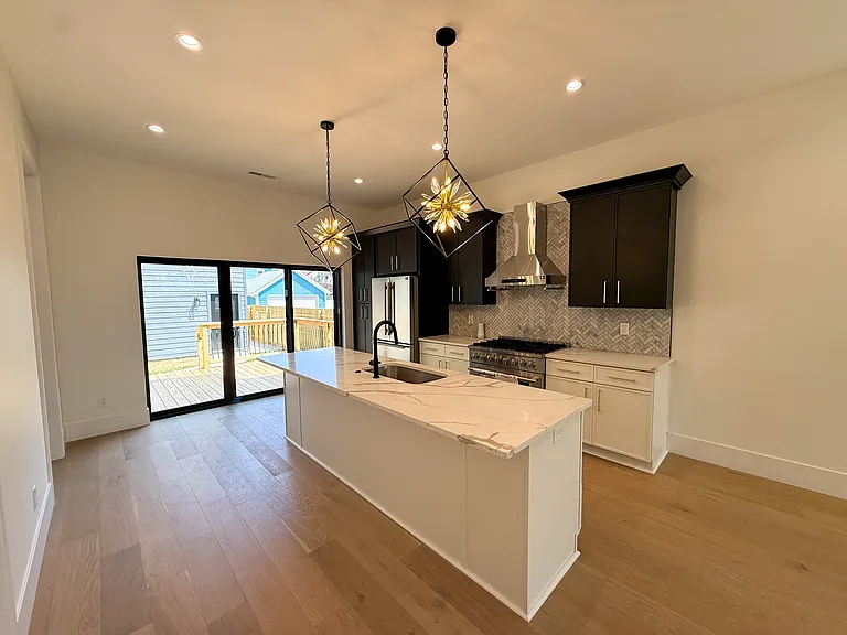 1448 Lexington Ave #A — Photo 4