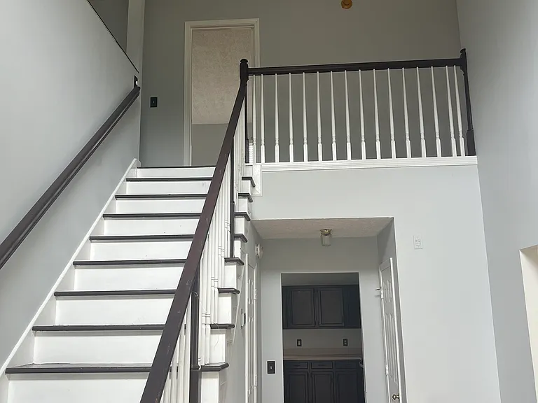 3504 Thornehill Dr — Photo 3