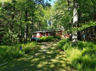 119 N Lake Shore Dr, Dingmans Ferry, PA 18328