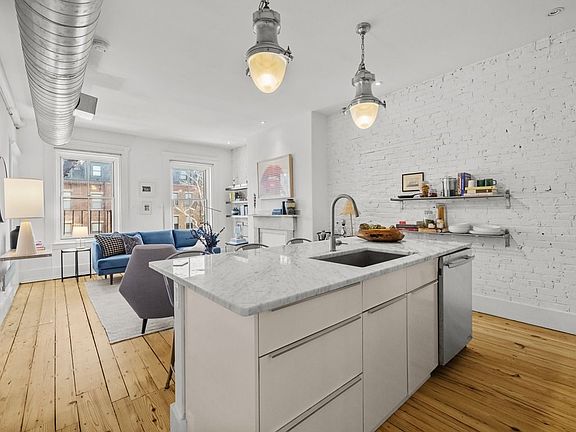 4th image of 67 Rutland St #3