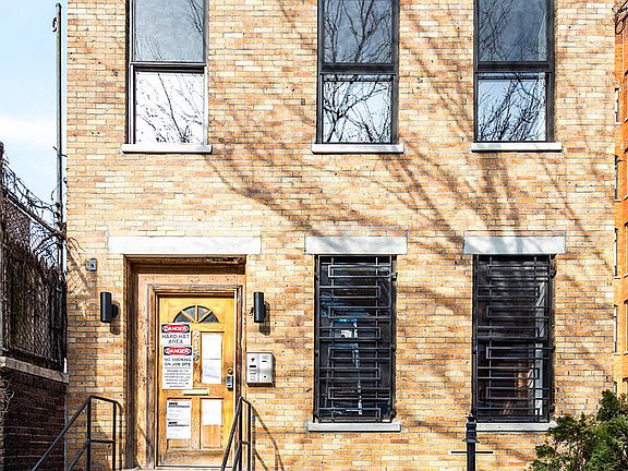 4th image of 215 Richardson St #1