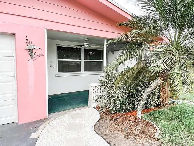 Another view of the welcoming entrance & front porch.