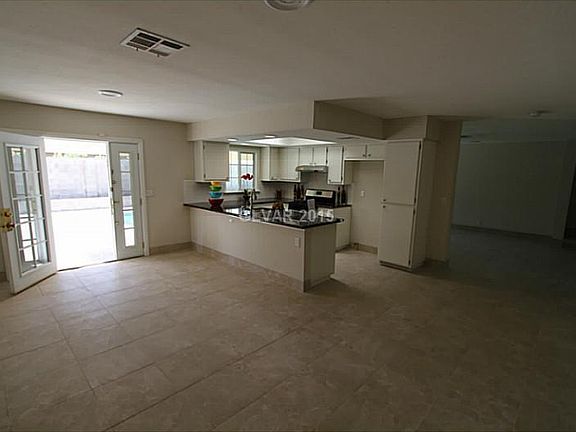 4th image of 6221 Long Valley Dr