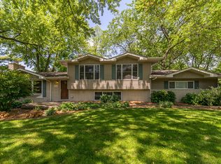 28W224 Oswego Rd, Naperville, IL 60540