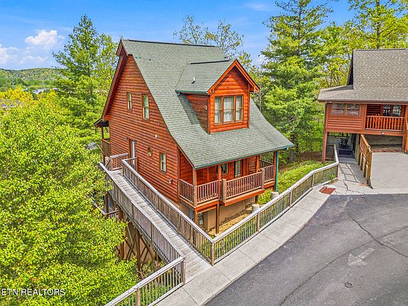 5th image of 442 Big Bear Way