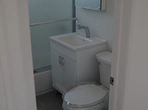 61-09 39th Avenue image 16 of 22