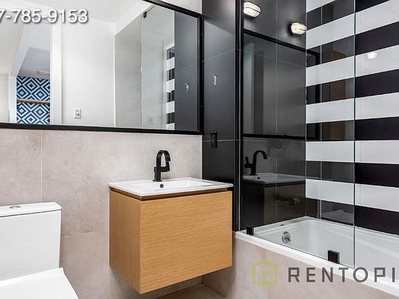 4th image of 961 Willoughby Ave #118