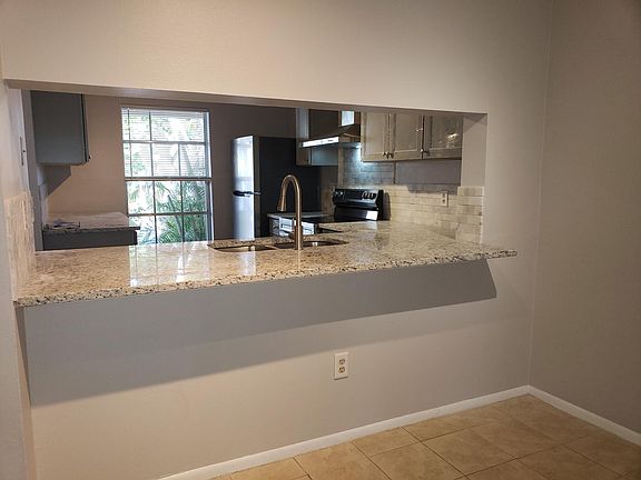 4th image of 296 Rogers Ct #296