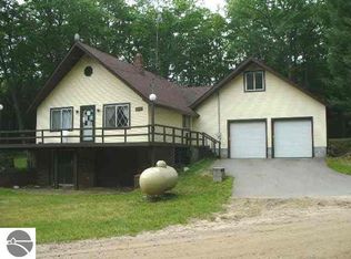 5910 Kenesaw Rd, Rose City, MI 48654