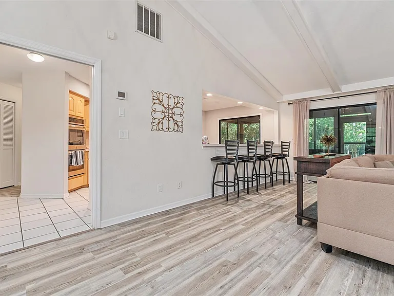 8101 NW 46th St — Photo 24
