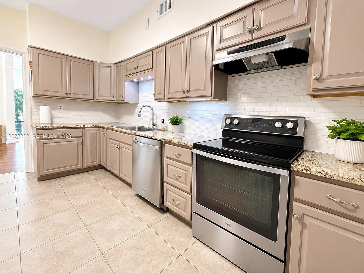 9400 Condo Apts — Photo 3