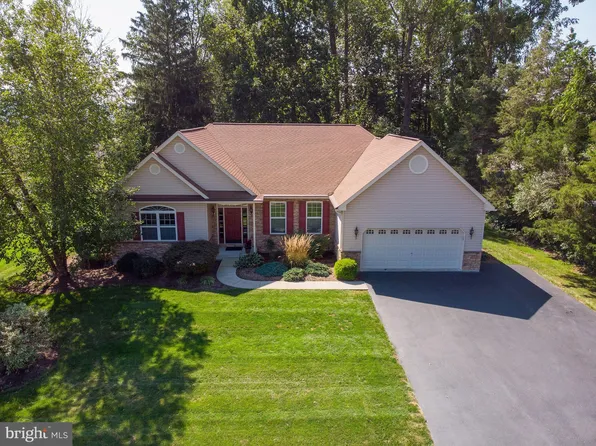 501 Hill Rd, Douglassville, PA 19518