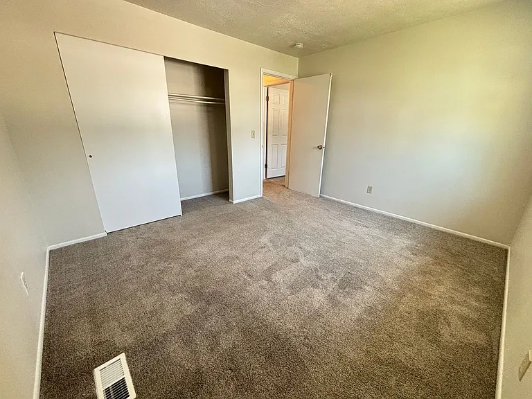 1815 E Vine St — Photo 14