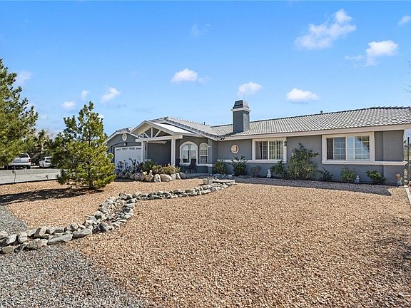 4th image of 1237 Mono Rd